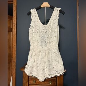 Little white romper | Size: M | Color: White